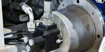 ​Semne că trebuie schimbată pompa hidraulică a unui utilaj